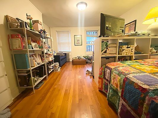 2nd image of 189 12th St #1