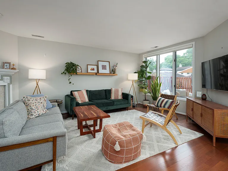 9 Woodmont Dr #9 — Photo 8