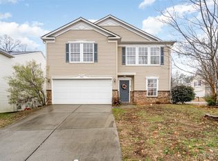 2902 Royal Fern Ln, Charlotte, NC 28215