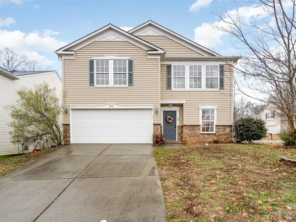 2902 Royal Fern Ln, Charlotte, NC 28215