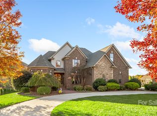 5836 Bakers Point, Hickory, NC 28602