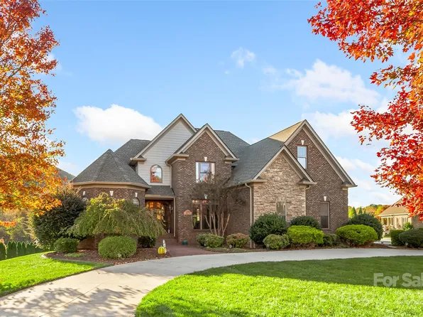 5836 Bakers Point, Hickory, NC 28602