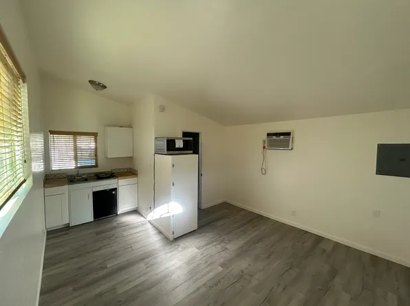 1431 Richmond Dr NE #B, Albuquerque, NM 87106