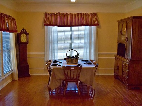 3rd image of 613 O'Phelan Ln