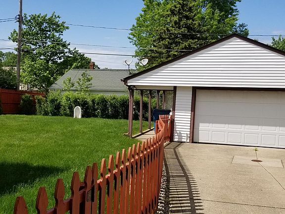 2nd image of 10640 Aaron Dr