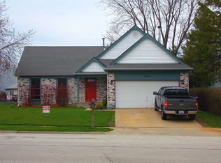 400 Alexandria Dr, Vernon Hills, IL