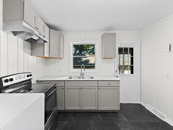 4th image of 1114 W Academy St #1114