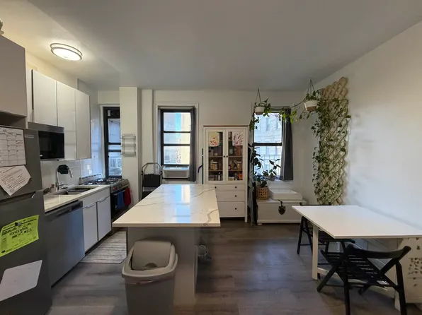 1015 Washington Avenue image 1 of 5