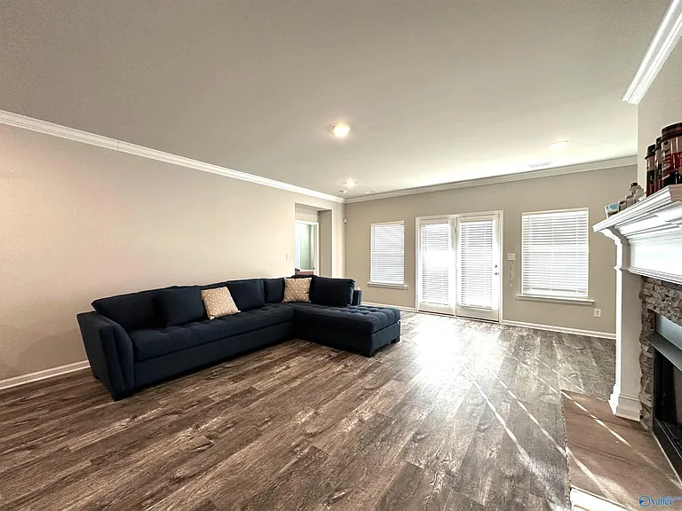 6528 Moon Crest Ln — Photo 5