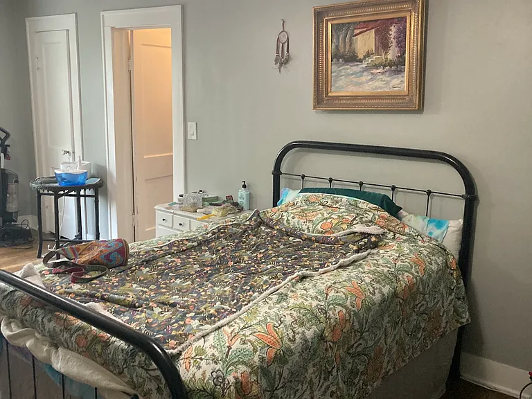 Large Bedroom -- Spans Back of Building