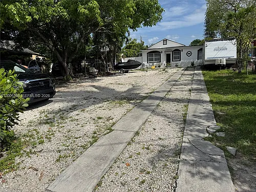 3175 NW 27th St Photo 1
