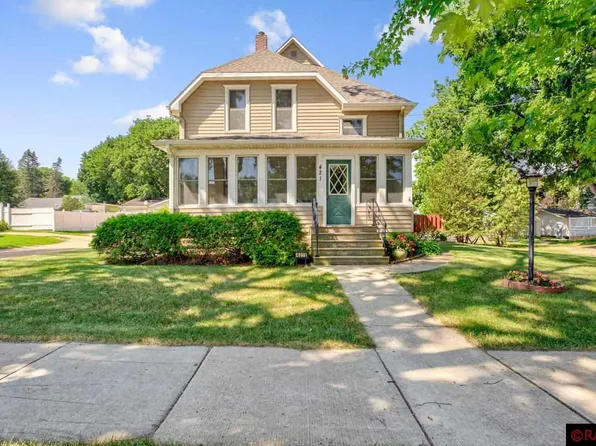 421 E Humphrey St, Lake Crystal, MN 56055