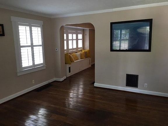 3rd image of 117 East St