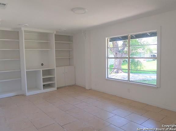 4th image of 7318 Westlyn Dr
