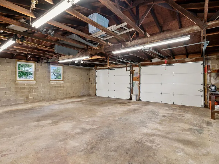 432 Webb Rd — Photo 31