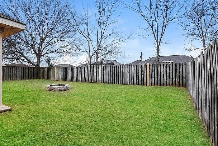 10124 Chandlers Xing — Photo 11