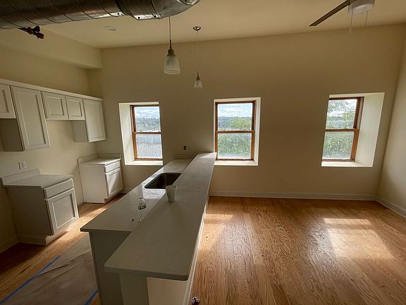 4th image of 883 Broadway #407