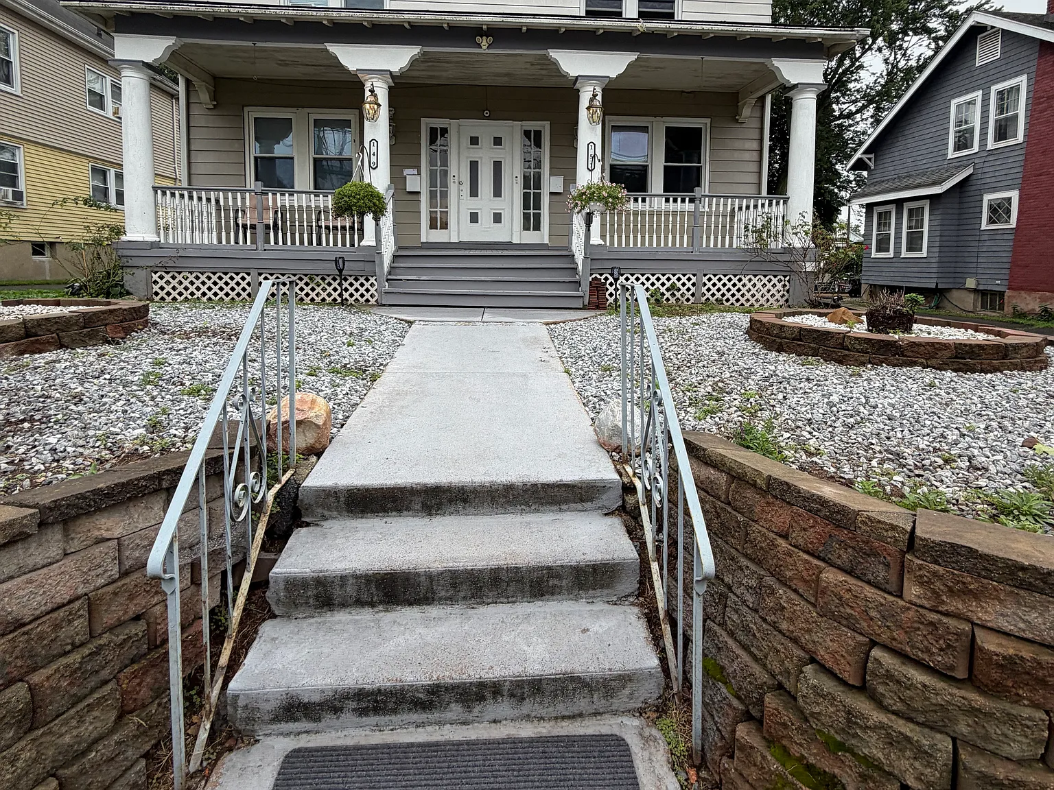 3 bed, 1.5 bath, 1200 sqft, $2,350 — Photo 2