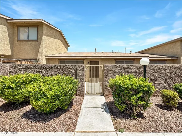 2204 Short Pine Dr, Las Vegas, NV 89108