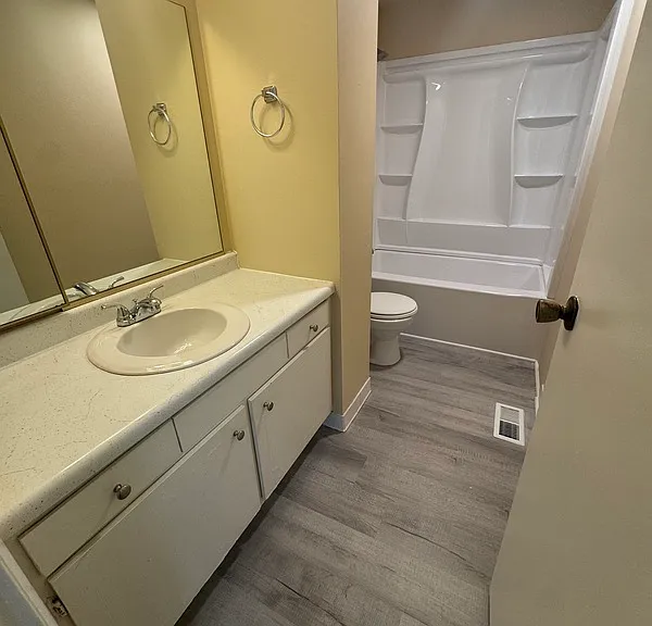4020 Laurelwood Rd — Photo 9