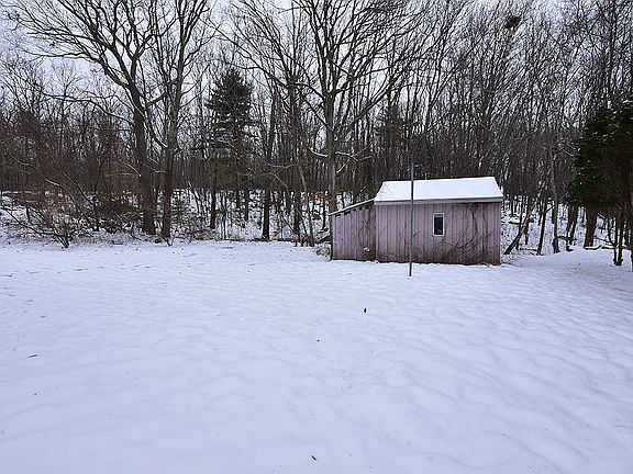 3rd image of 31 Sherri Dr