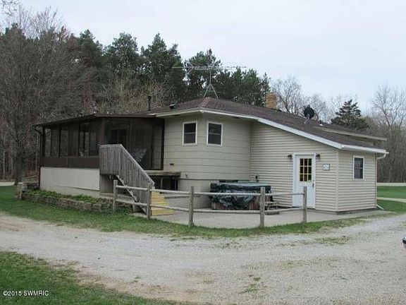 5th image of 12971 Leonard St