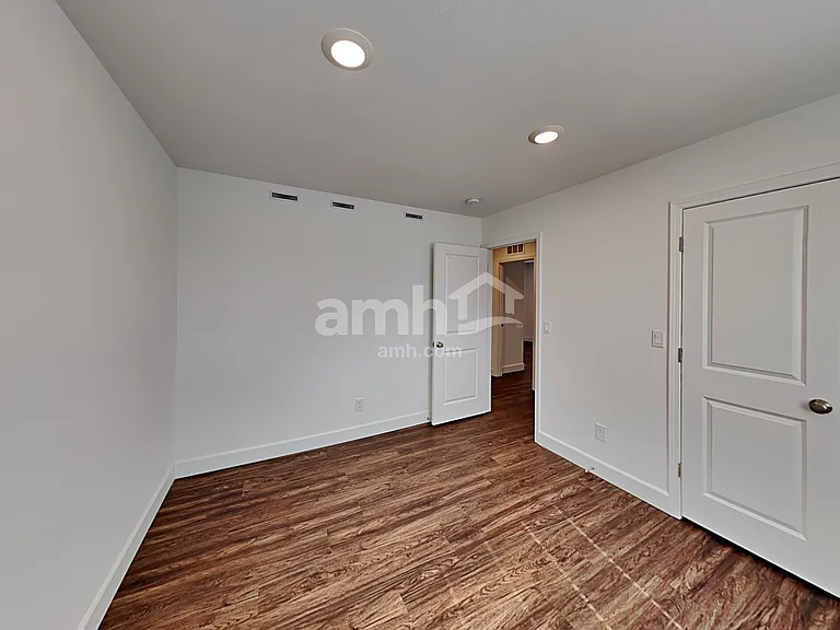 9148 Crocker Point Ct — Photo 14