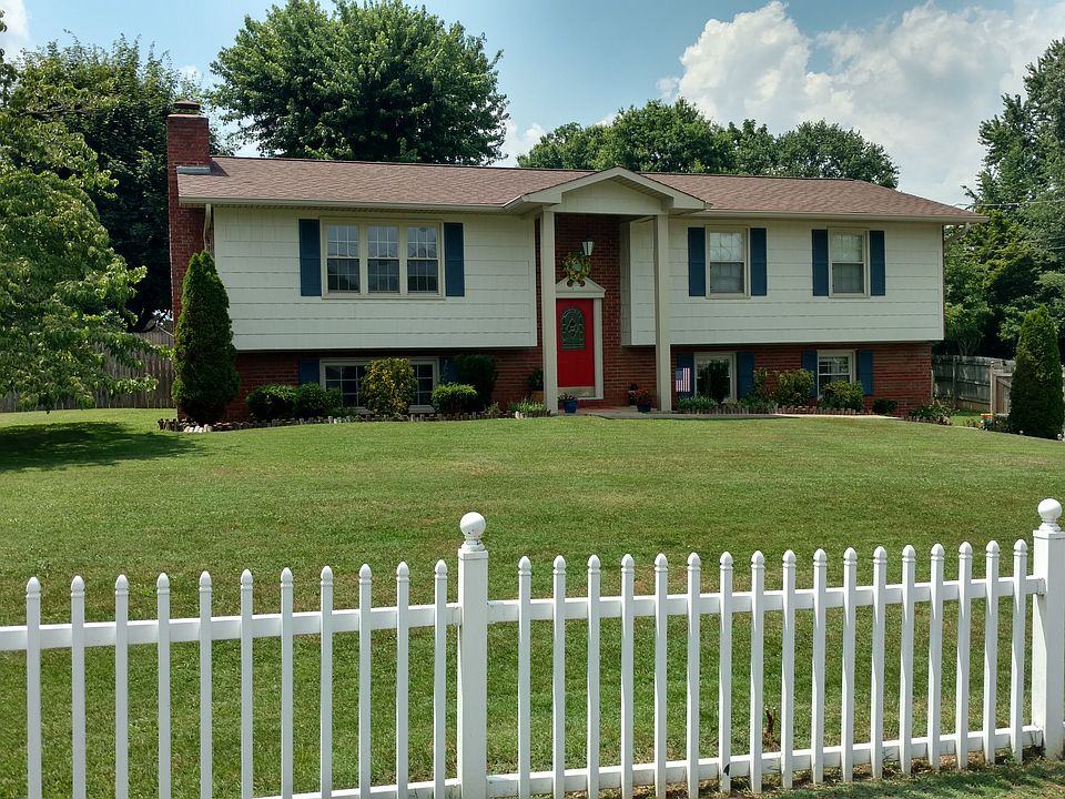 1st image of 2209 Lakeland Dr