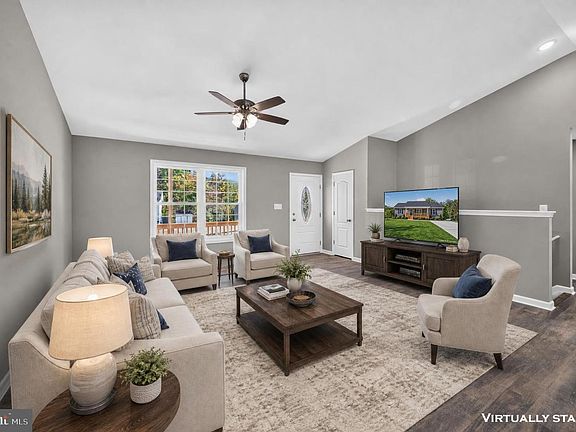 4th image of 577 Western Ln