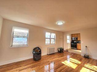 61-12 228th St #2F, Oakland Gardens, NY 11364