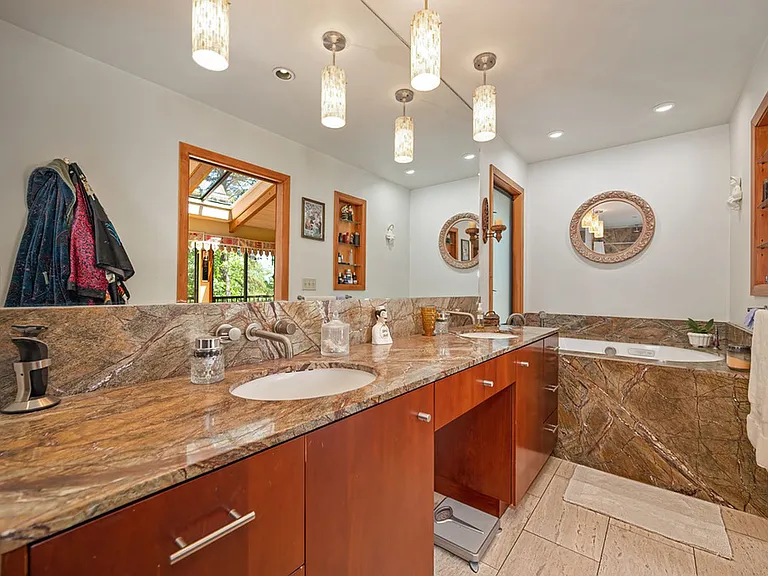 16832 Alice Way — Photo 72
