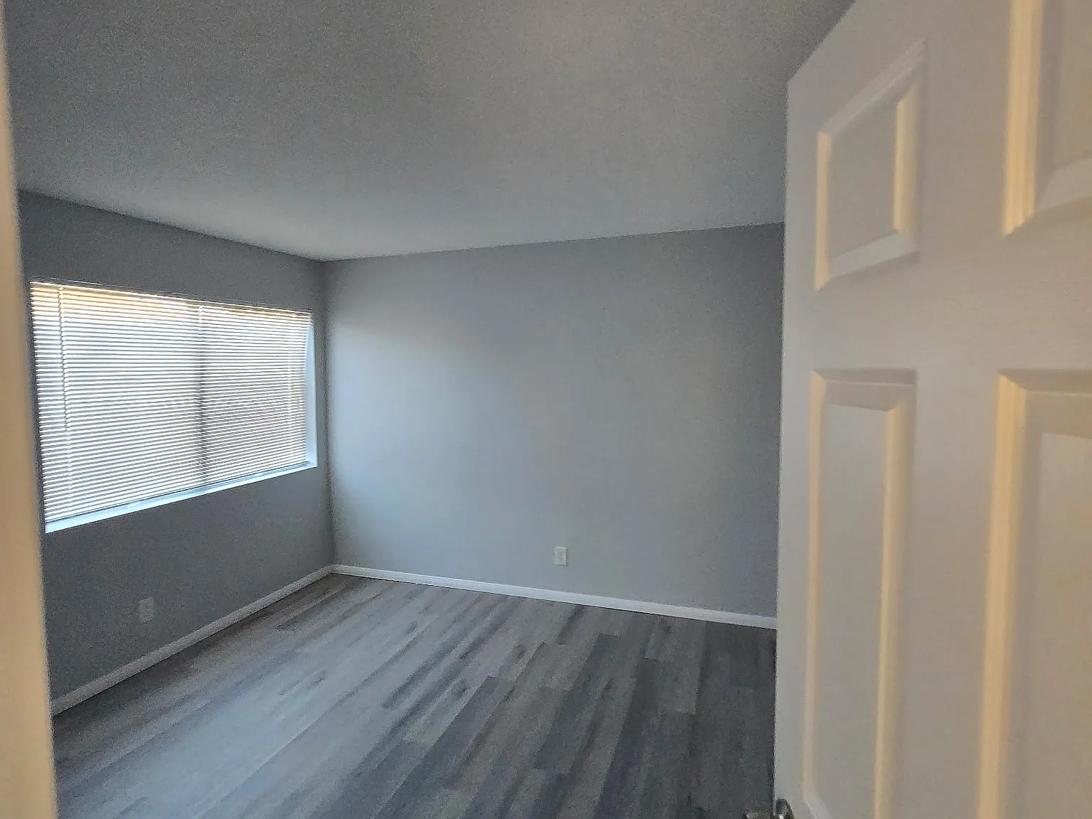 3465 Valle Ave — Photo 2
