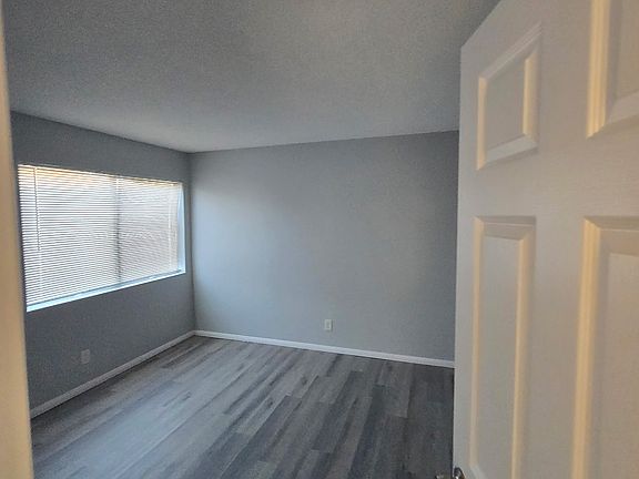 2nd image of 3465 Valle Ave APT 4