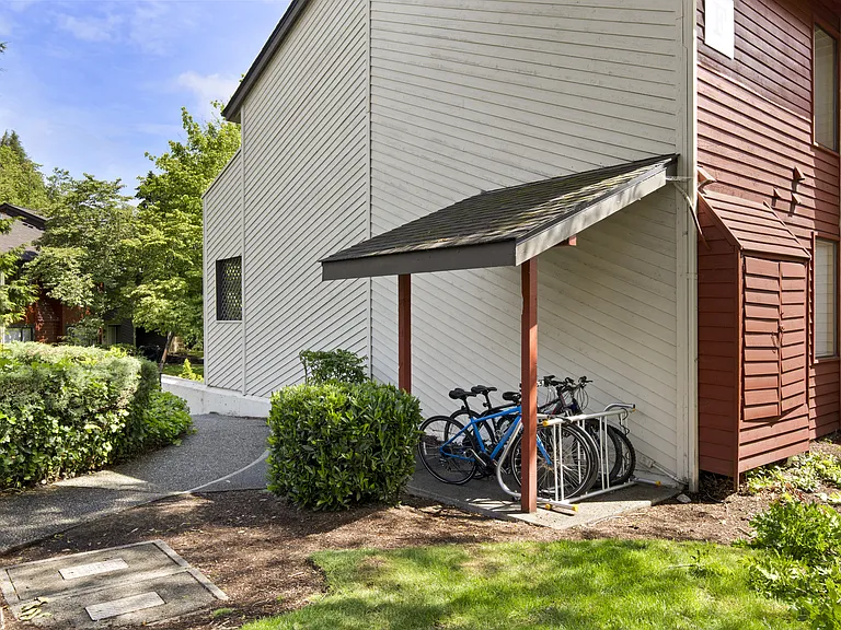 Yarrowood Highlands bike storage