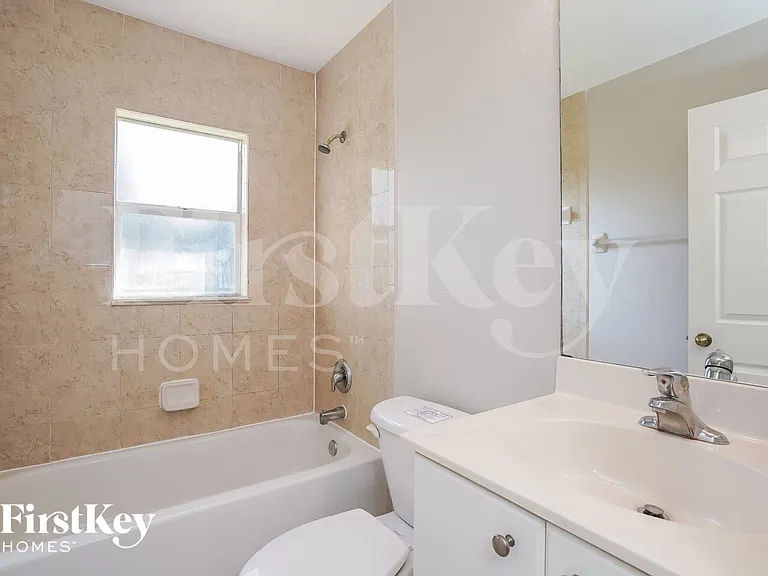 3018 33rd St SW — Photo 12