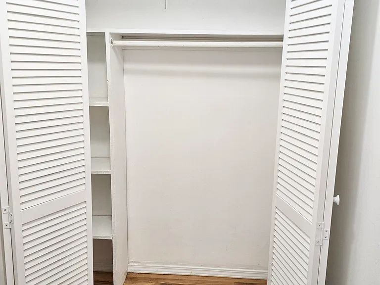 1515 W Morse Ave #204 — Photo 3
