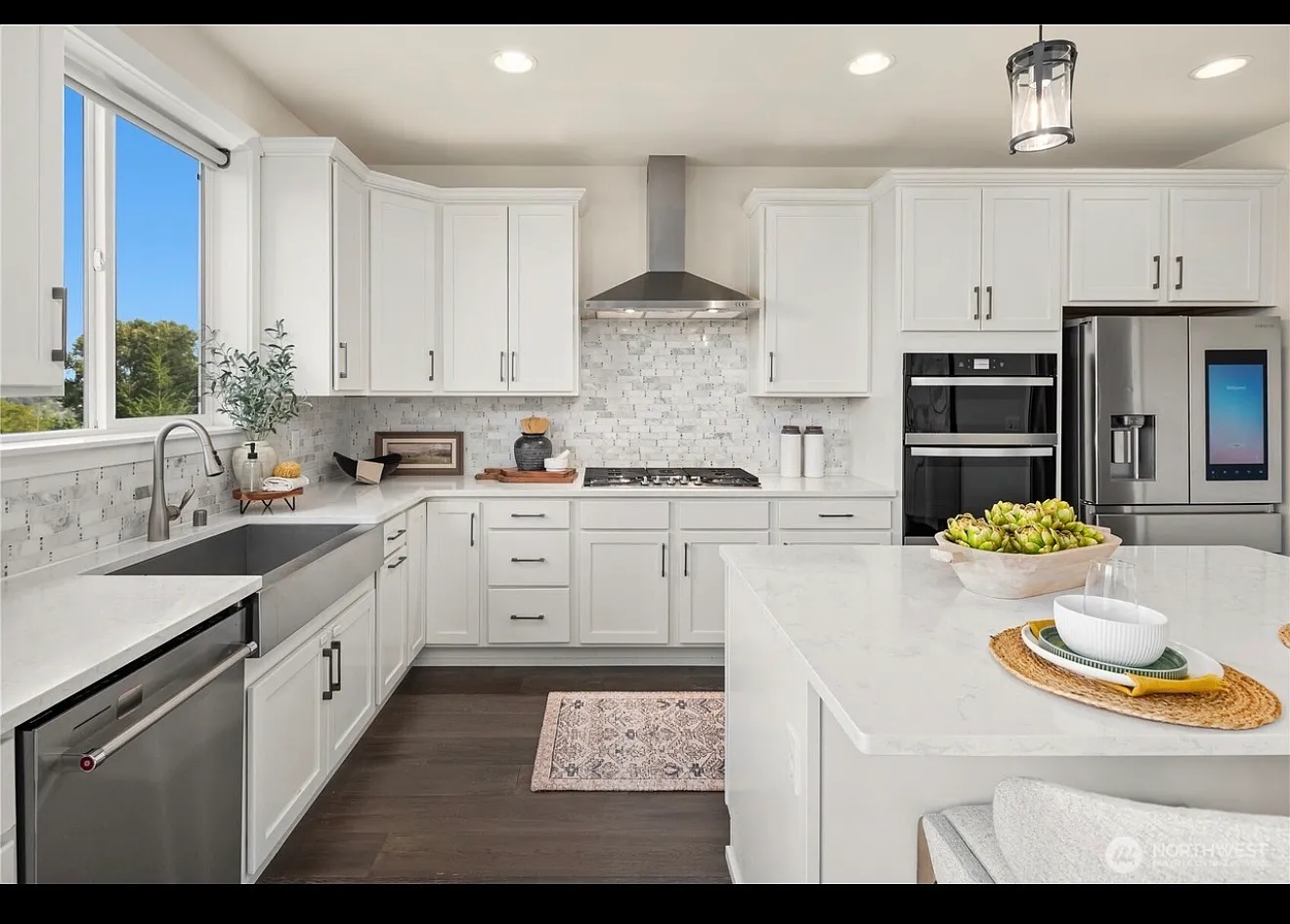 5 bed, 3587 sqft, $6,950 — Photo 4