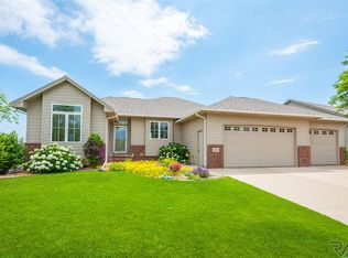5005 E 49th St, Sioux Falls, SD 57110