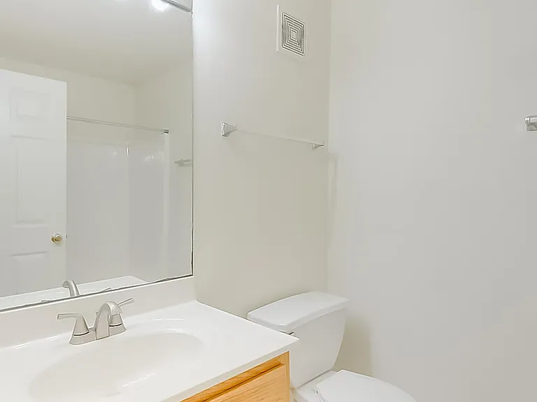 Forest Creek Apartments — Photo 35