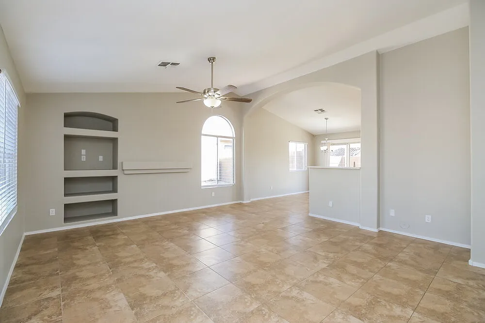 3 bed, 2.0 bath, 1245 sqft, $2,025 — Photo 4