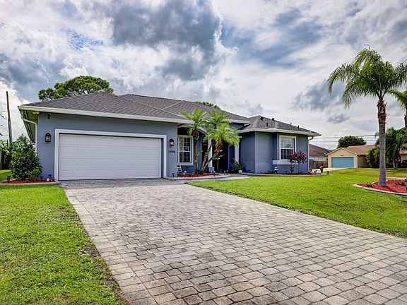 5th image of 1098 SW Mantilla Avenue