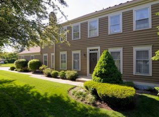 1659 Stonebridge Trl, Wheaton, IL 60189