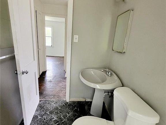 4th image of 4316 E 143rd St