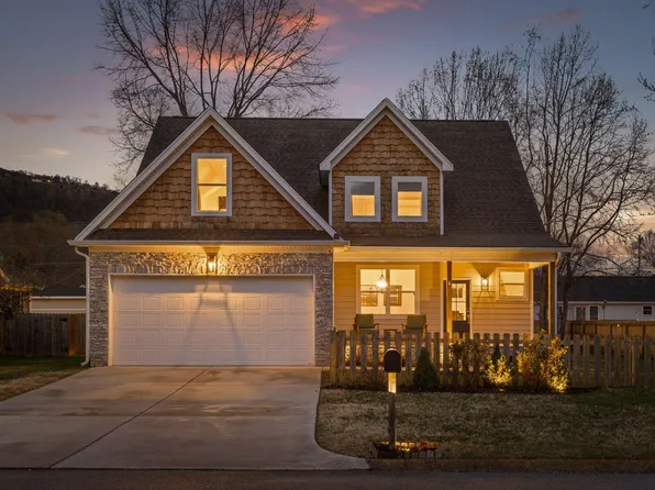 157 Willow Creek Dr, Soddy Daisy, TN 37379