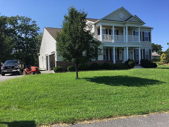 2nd image of 76 Glade Cir E
