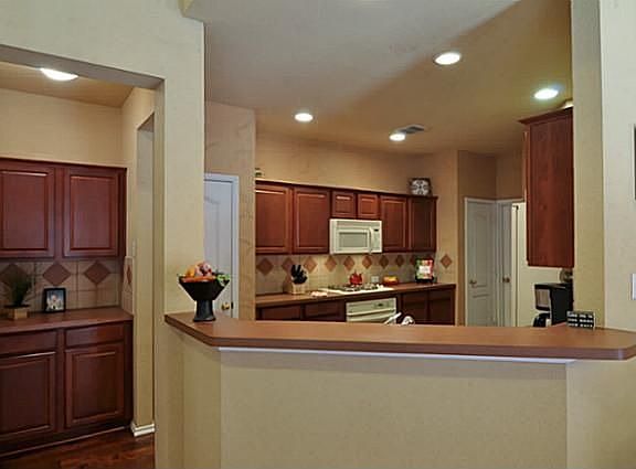 4th image of 513 Archer Dr
