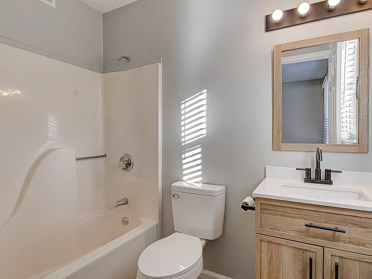 525 12th St SW #17 — Photo 31