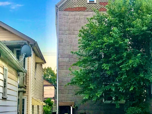 937 W 33rd Pl #3F, Chicago, IL 60608