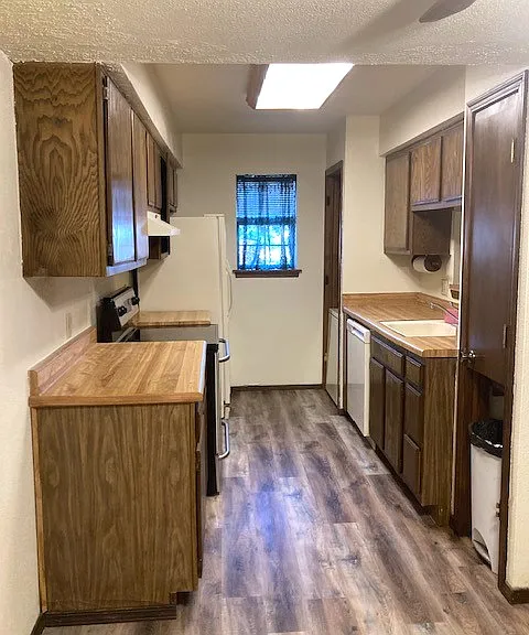 3402 S Winston Ave — Photo 3