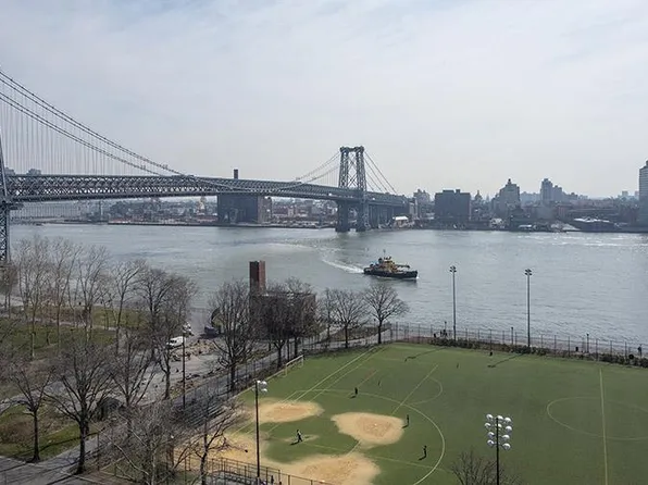 453 Fdr Drive image 1 of 7